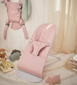 Stole|Møbler-BabyBjörn Skråstol - Bliss - Petal Quiltet - Støvet Pink