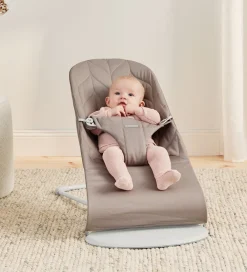 Stole|Møbler-BabyBjörn Skråstol - Bliss - Petal Quiltet - Sandgrå