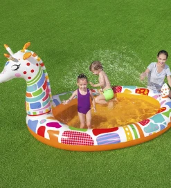 Vandleg|Badebassin-Bestway Sprinklerbassin - 266x157cm - Groovy Giraffe Sprayer