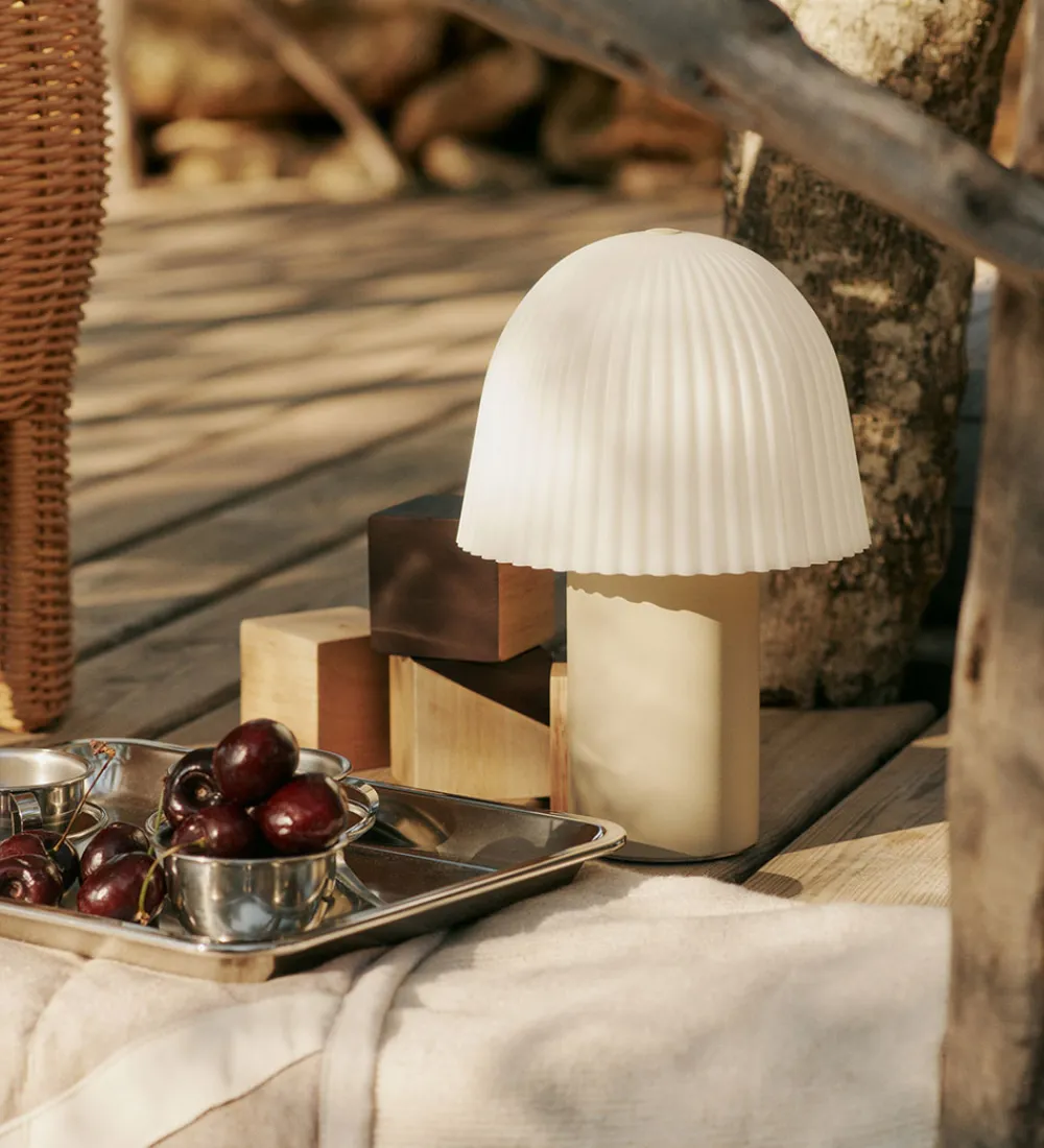 Ferm Living Lamper*Lampe - Bærbar - Cashmere/Hvid