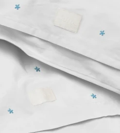 Juna Sengetøj*Sengetøj - Daisy - Baby - Hvid/ Lyseblå