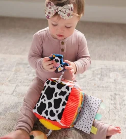 Lamaze Babylegetøj*Aktivitetslegetøj - Peek-A-Moo Friendly Barn