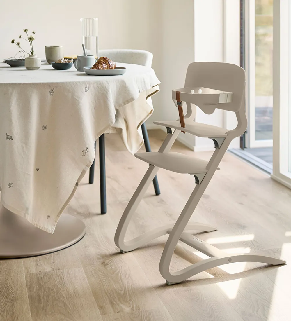 Højstole|Møbler-Leander Classic Bøjle til Højstol - Cappuccino m. Læderstrop