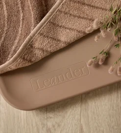 Puslepuder Og -Underlag|Håndklæder-Leander Pusleunderlag - Woodland - 50x65 cm - Clay