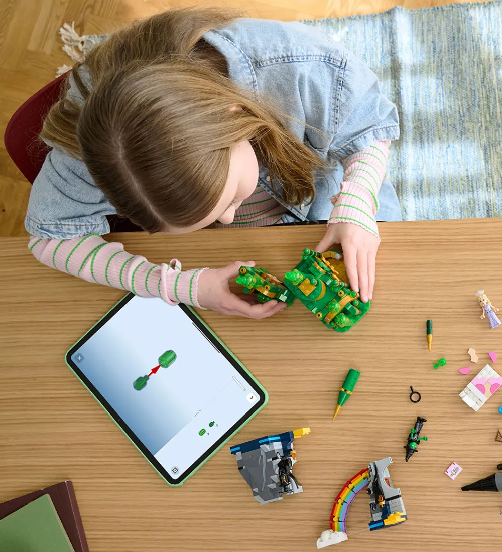 Lego®|Konstruktionslegetøj-LEGO® Wicked - Emerald City og Kiamo Ko-slottet 75689 - 860 Dele
