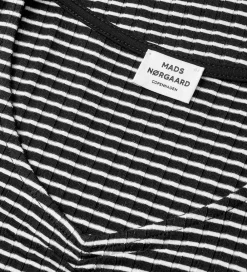Mads Nørgaard Kjoler*Kjole - Rib - Viskose - Tikina - Black/Vanilla Ice