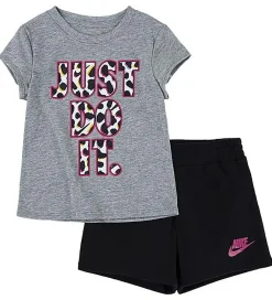 Gymnastiktøj-Nike Shortssæt - T-shirt/Shorts - On The Spot - Sort/Grå