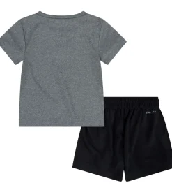 Nike Gymnastiktøj*Shortssæt - T-shirt/Shorts - My First Basket - Sort/Grå