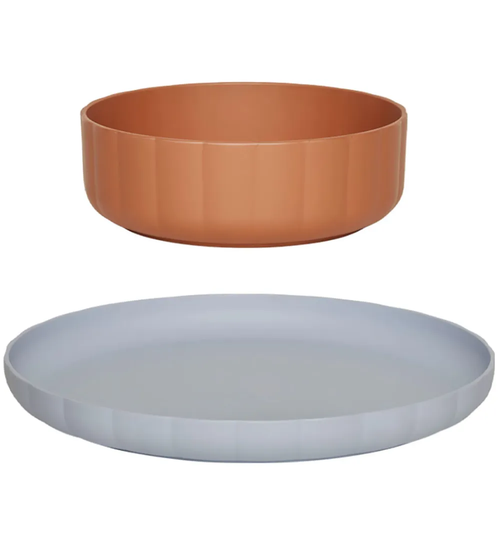 Tallerkener|Spisesæt-OYOY Spisesæt - Bioplast - 2 dele - Pullo - Caramel/Ice Blue