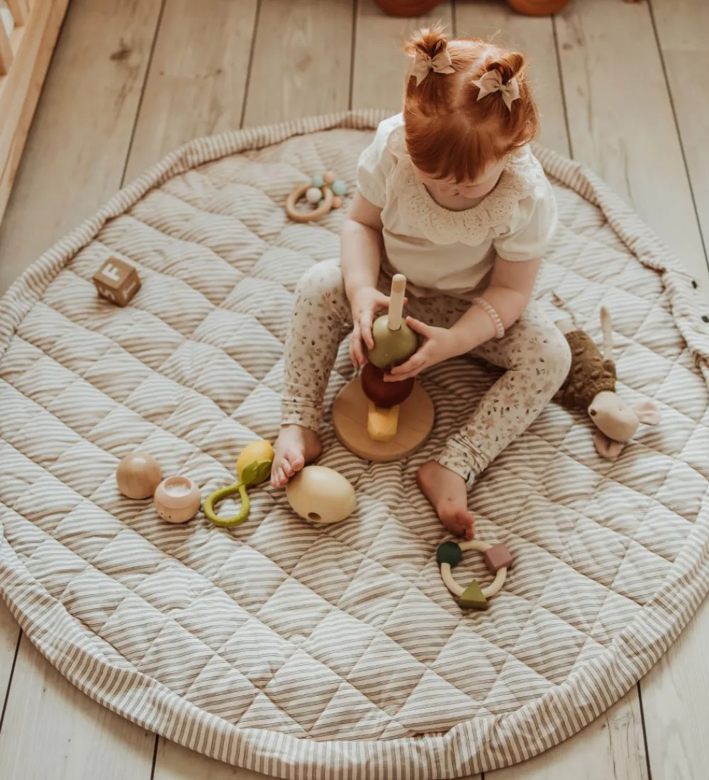 Play&Go Legetæpper Og Legegulve|Tæpper*Legetøjstæppe - Ø120 cm - Soft Organic - Stripes Blue
