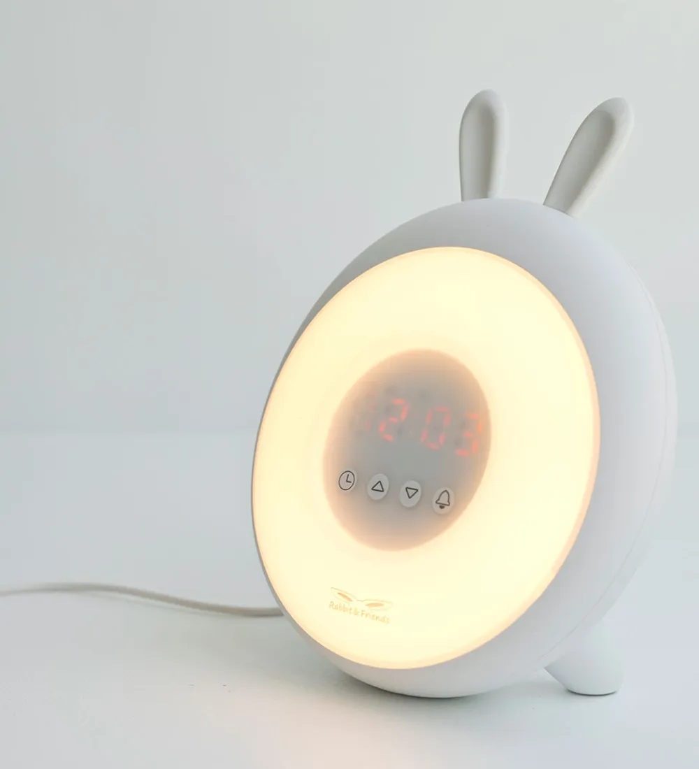 Rabbit & Friends Natlamper|Lamper*Vækkeur m. Lys - Wake Up - 20x15x6 cm - Hvid