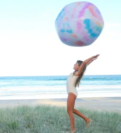 Strandlegetøj-SunnyLife Badebold - 90 cm - Tie Dye Multi