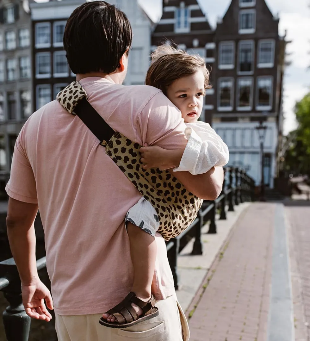 Bæreseler &Amp; Vikler-Wildride Bæresele - The Toddler Swing - Cheetah
